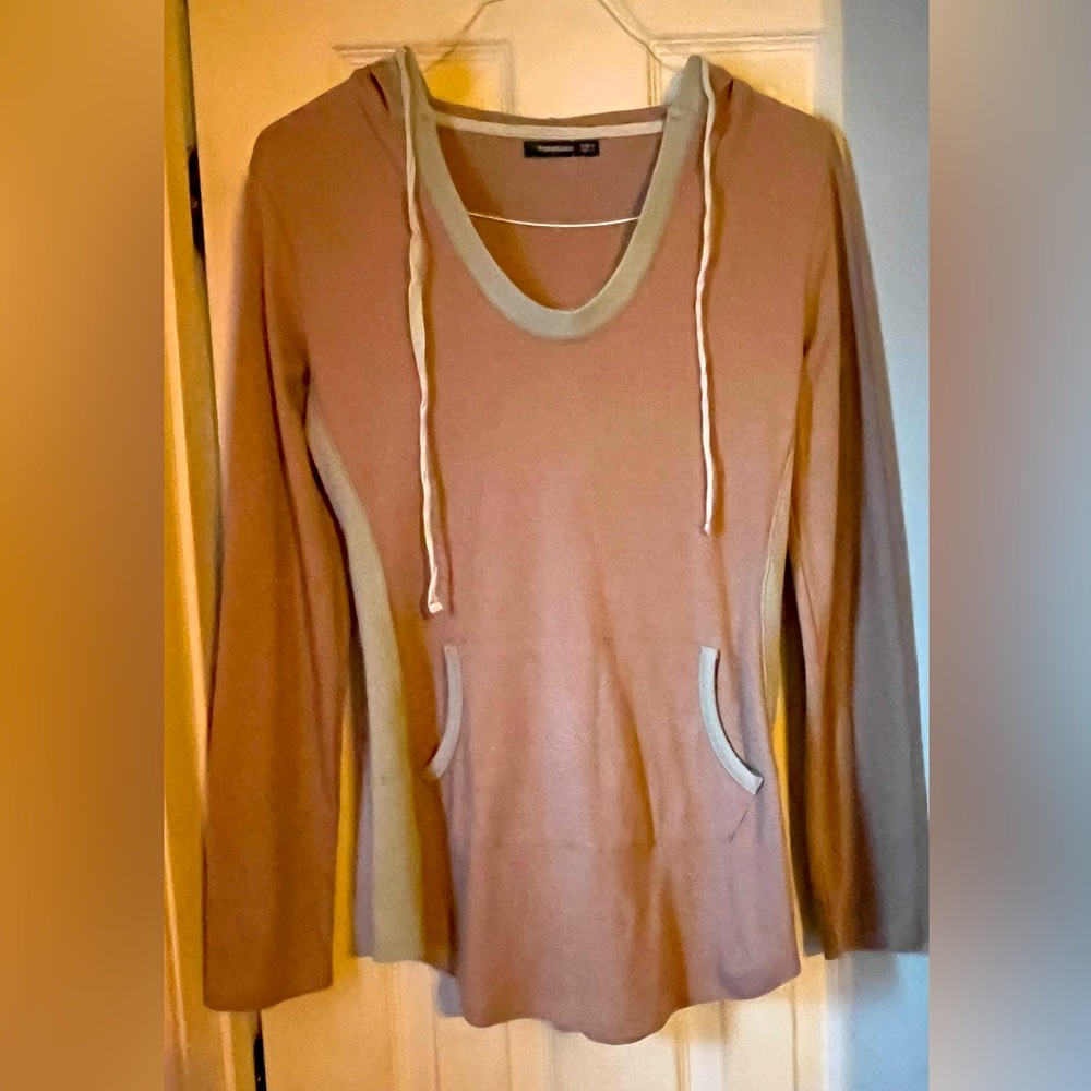 Patty Boutik Shirt with Hood, Size Medium